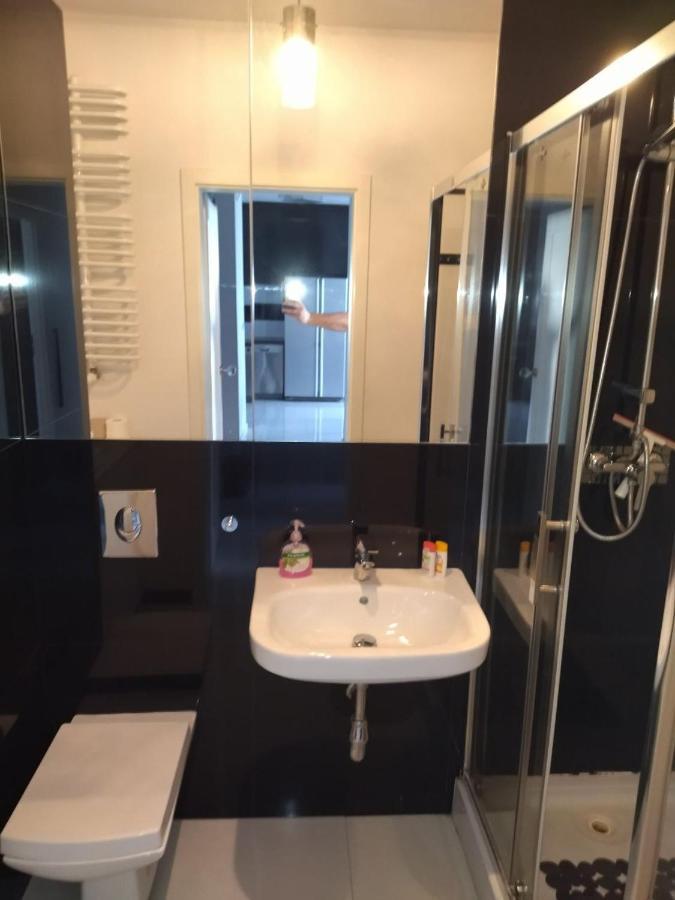 House4You Apartament Sakura Airport Chopin Varsóvia Exterior foto